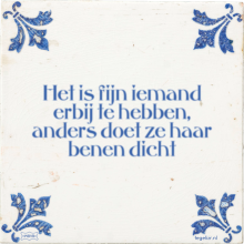 Het is fijn iemand erbij te hebben, anders doet ze haar benen dicht - 3 keer bekeken